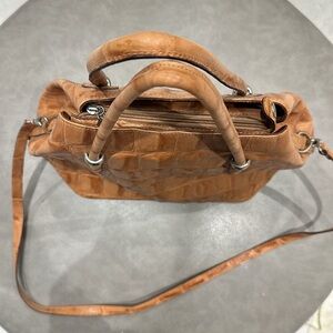 Beautiful Genuine leather shoulder bag with removeable crossbody handle.